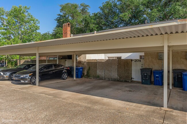 Foto del edificio - Beautiful Townhouse in South Shreveport