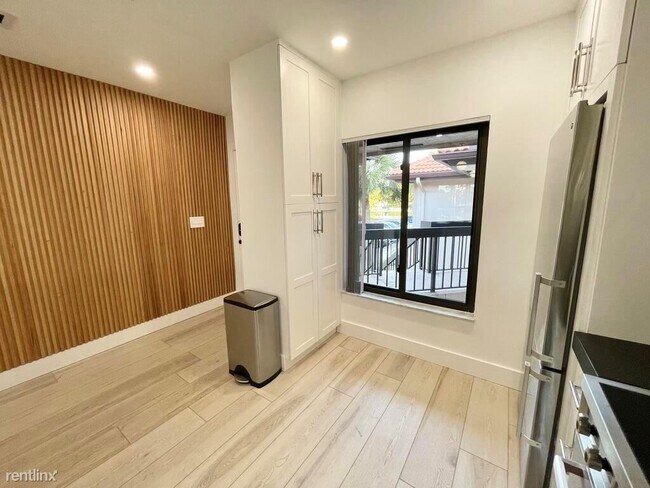 Foto del edificio - 2 br, 2 bath Condo - 350 Club Cir Apt 207