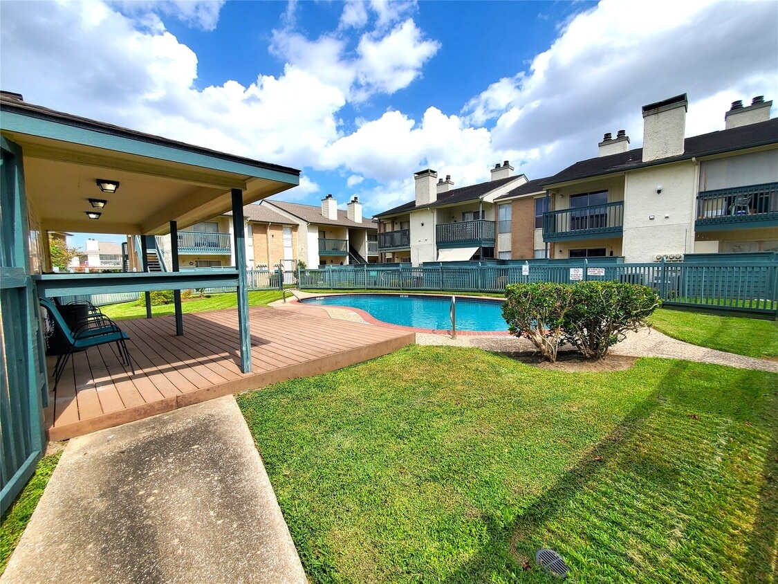 Foto principal - 250 El Dorado Blvd