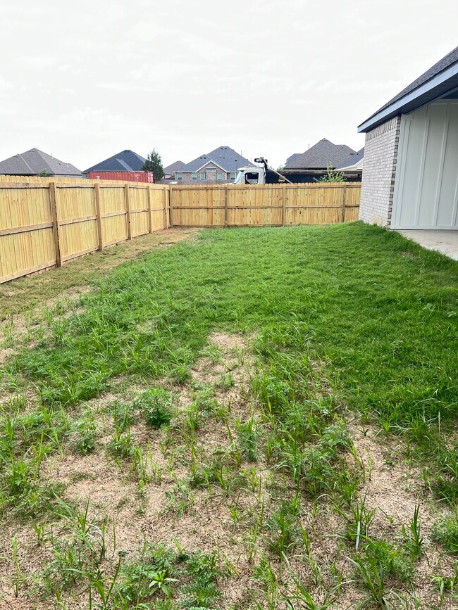Building Photo - 381 S Benchmark Ln