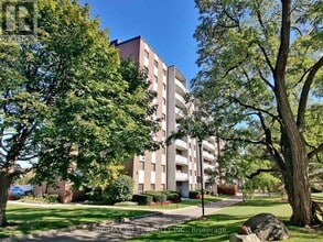 Building Photo - 1660 Bloor St
