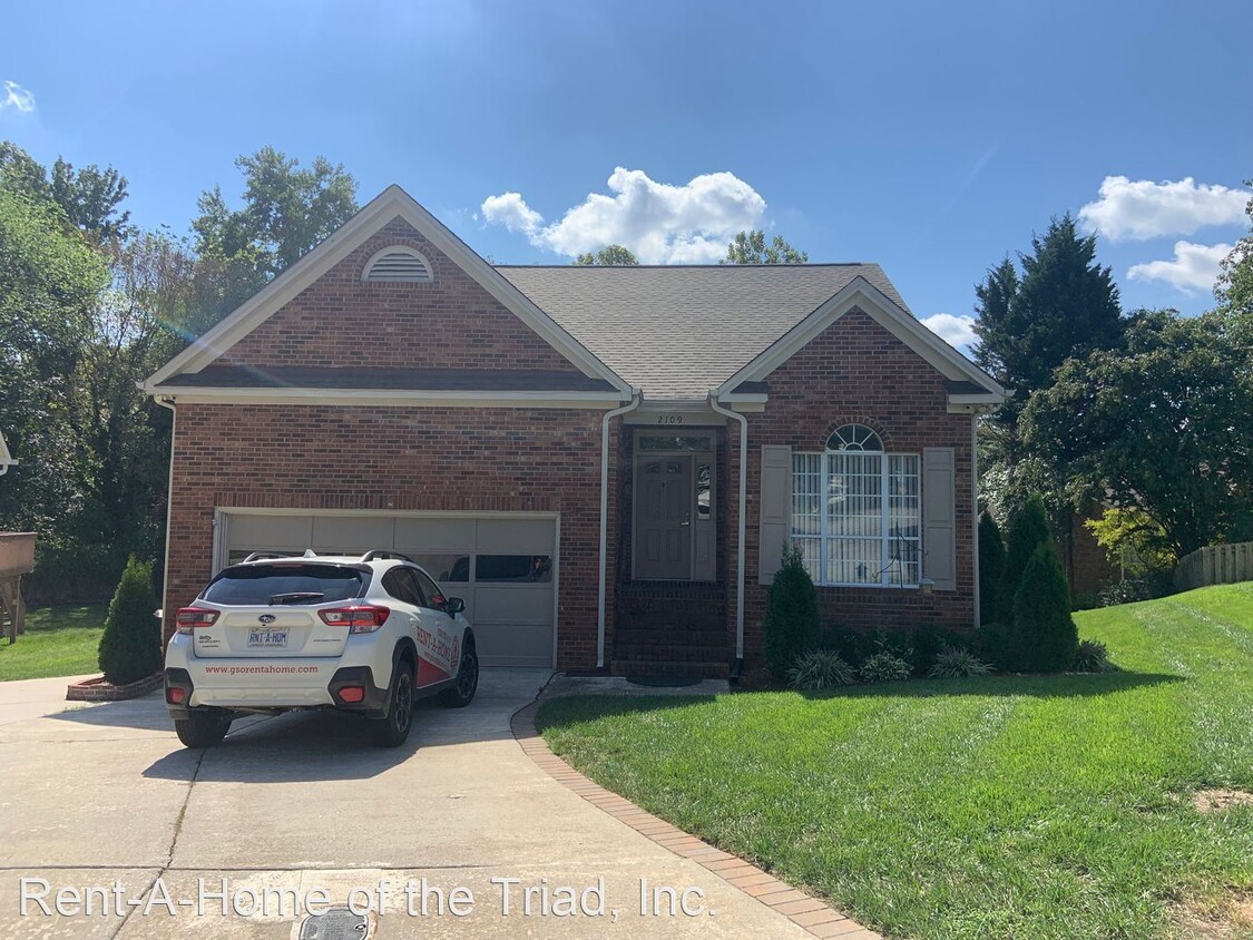 Foto principal - 5 br, 3.5 bath House - 2109 Adams Farm Par...