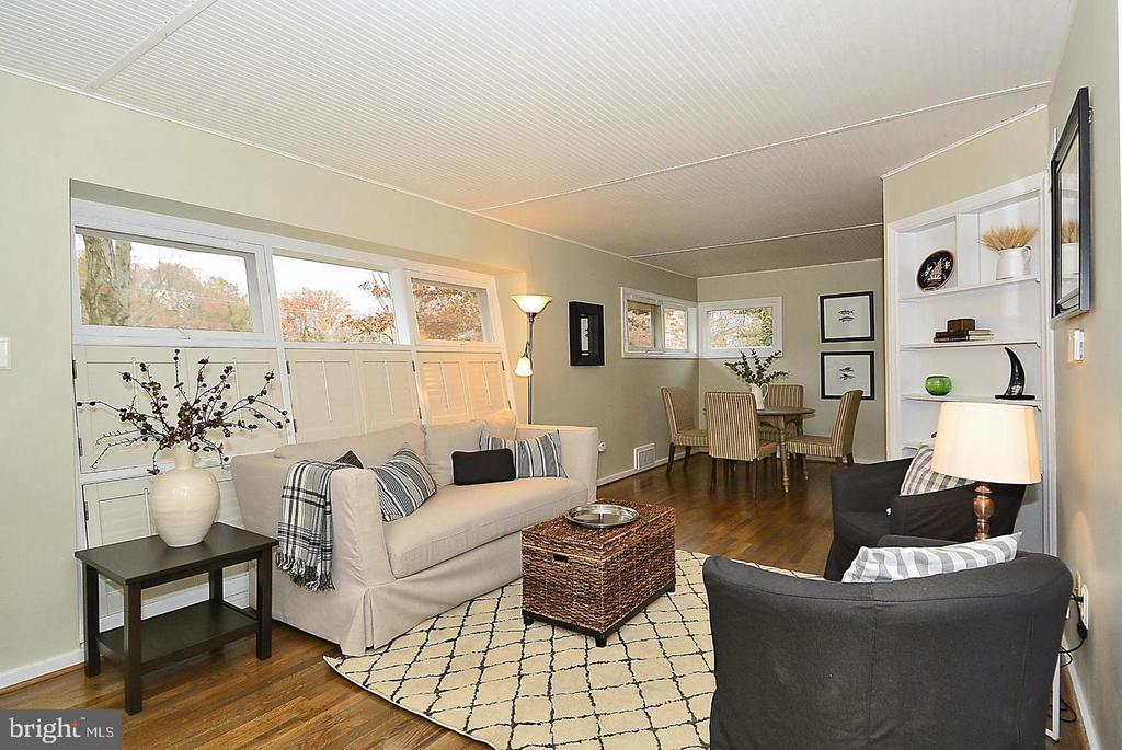 Foto principal - 6930 Vanderbilt Dr