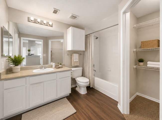 A1_615sf -Bathroom - Stoneleigh on Cartwright
