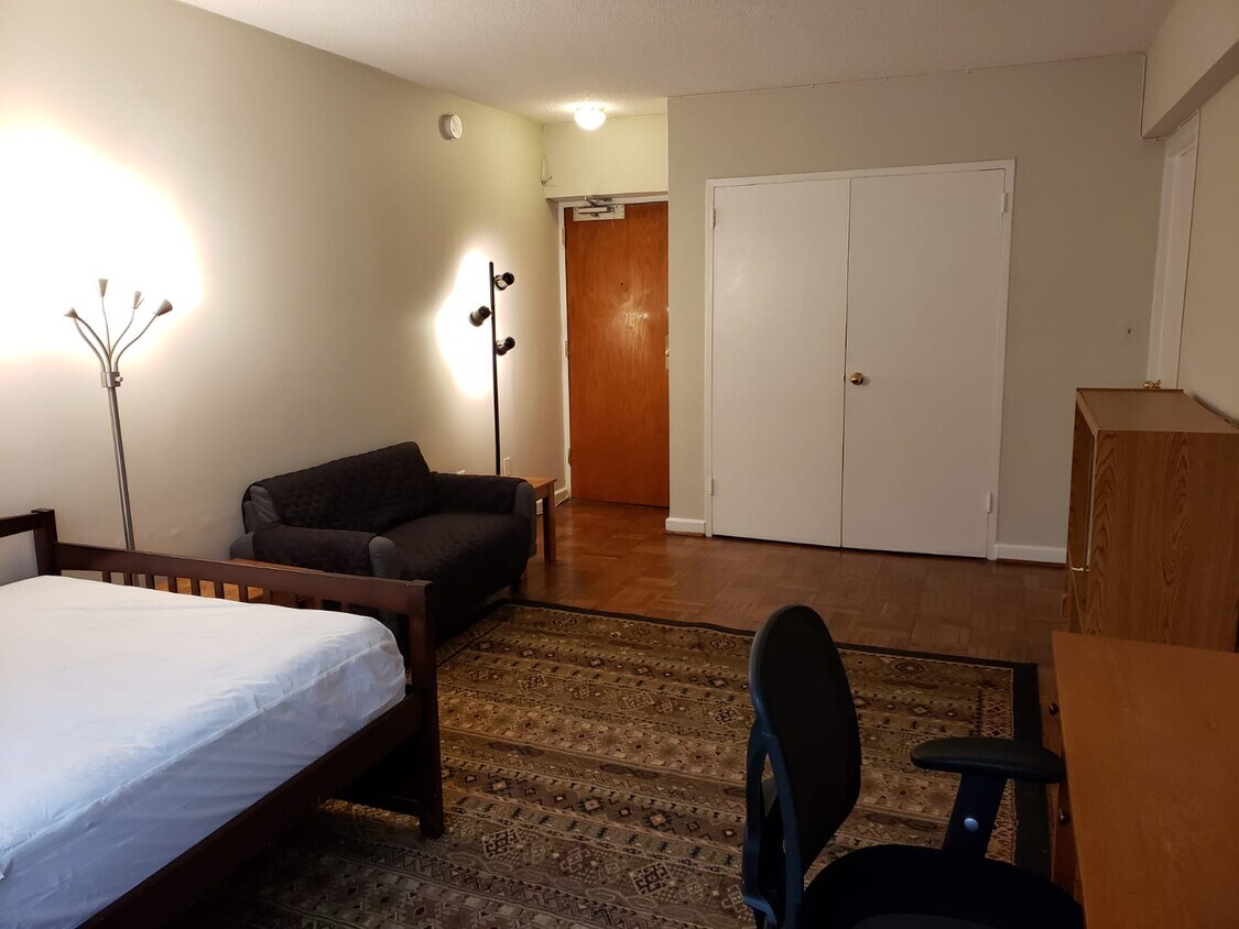 Foto principal - 2141 I St NW