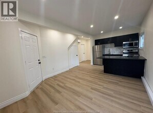 Building Photo - 191 Marentette Ave