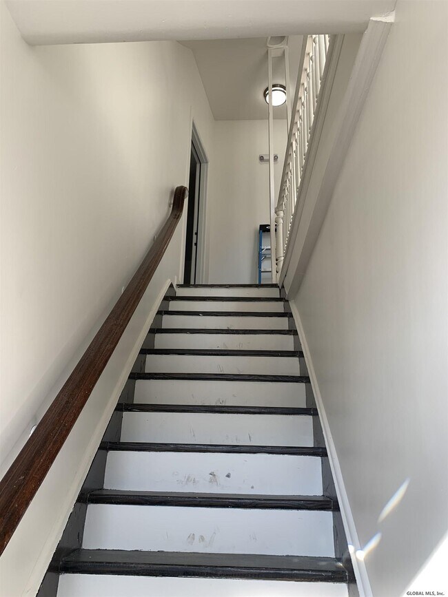 Foto del edificio - 571 1st St