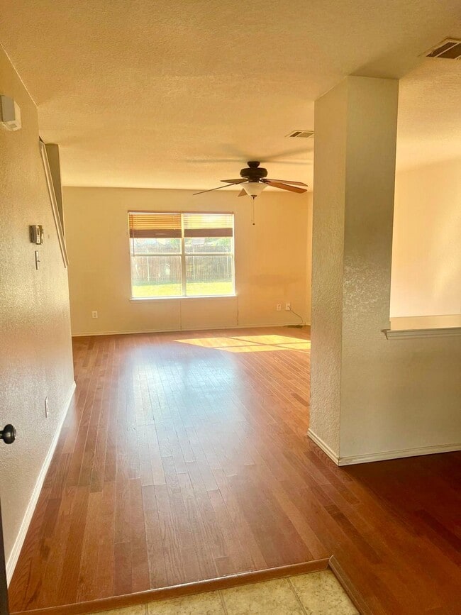 Building Photo - 1059 Condor Dr