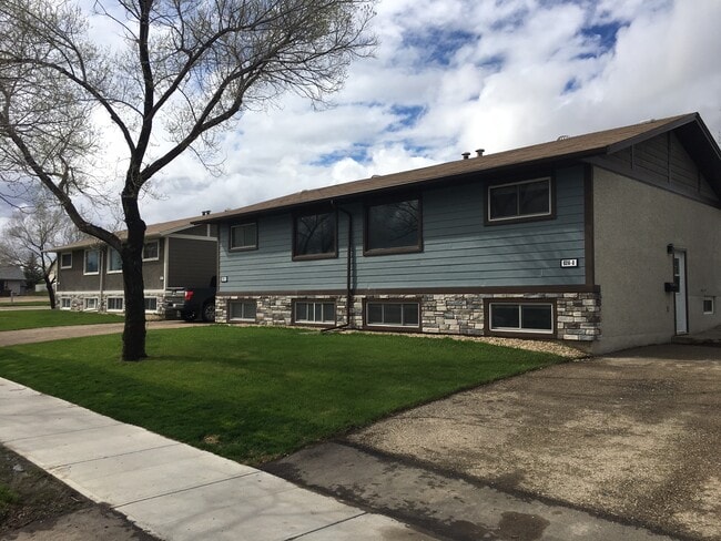 Building Photo - 9314-93108 108 Ave