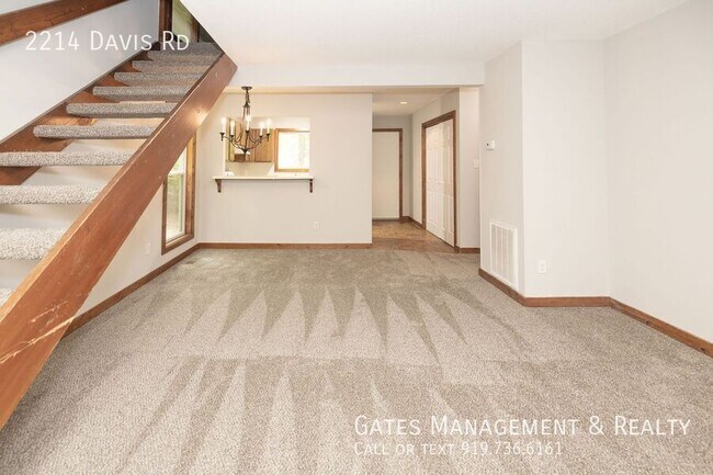 Foto del edificio - 2214 Davis Rd