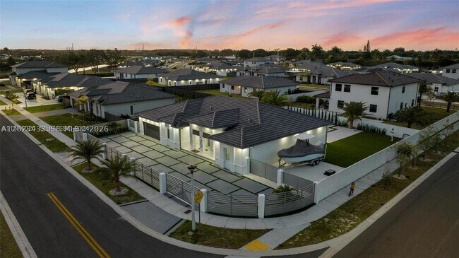 Building Photo - 13305 SW 190th Terrace