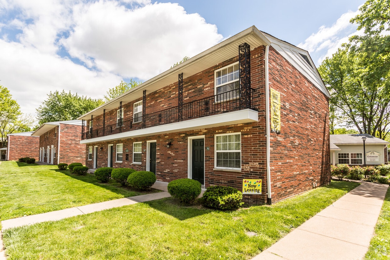 Oakmont Townhomes 1624 Northwinds Estates Dr Saint Louis, MO