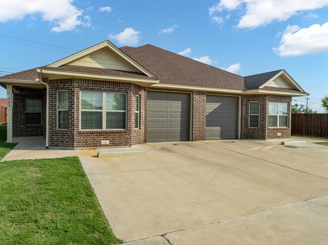 Building Photo - 301 Panther Way