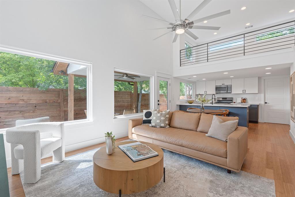 Foto principal - 402 W 55th St