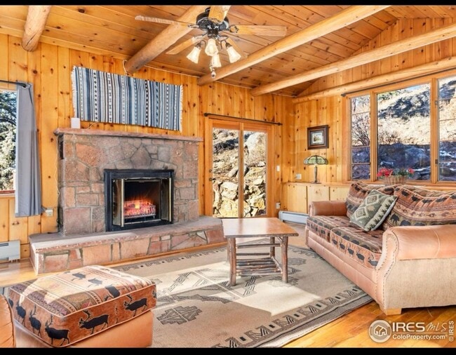 Photo - Charming 2BR House in Estes Park, Walk Dow...