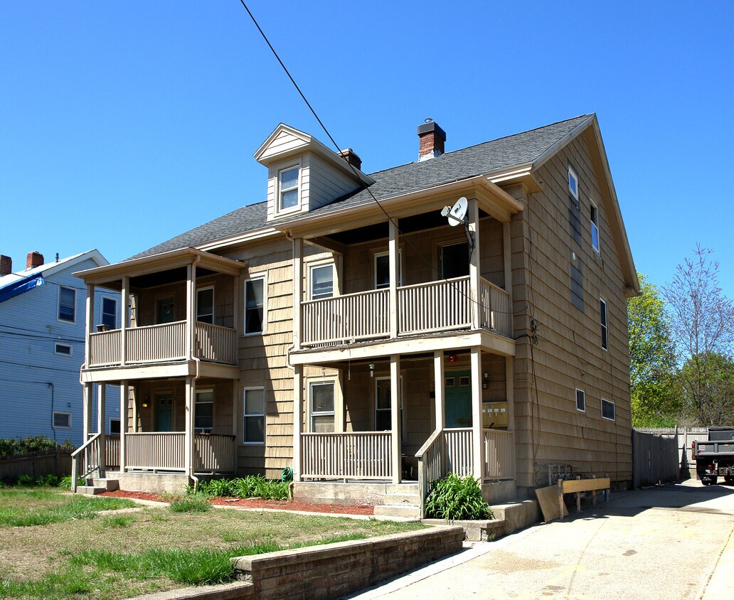 Building Photo - 372 Privilege St