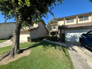 Building Photo - 2411 N Bradley St