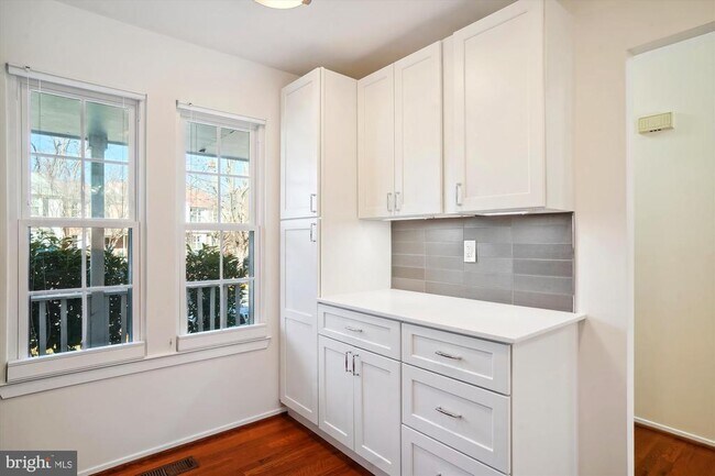 Building Photo - 3710 Gelderland Ct