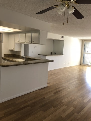 Building Photo - 1233 Amherst Ave