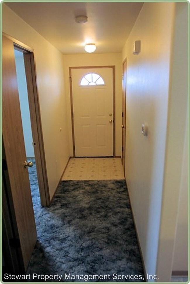 Building Photo - 5542 Glenridge Way