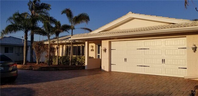 Foto del edificio - 2265 Lagoon Dr