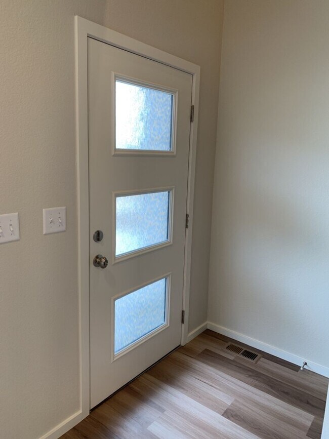 Foto del edificio - 3 Bed / 2.5 Bath Townhome with Attached Garage in NE Ft. Collins