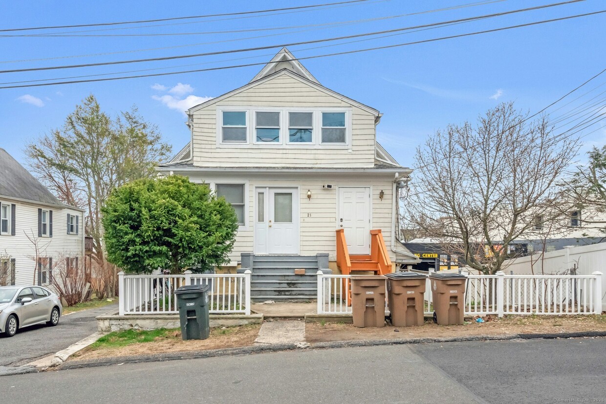 Primary Photo - 21 Cerretta St