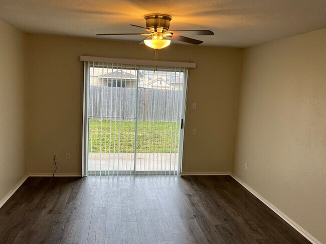 Foto del edificio - 5701 Capricorn Loop