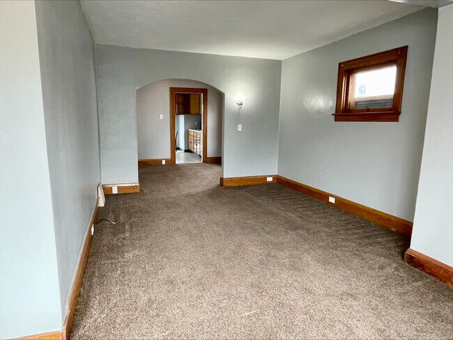 Building Photo - 1307 Nestor Ave