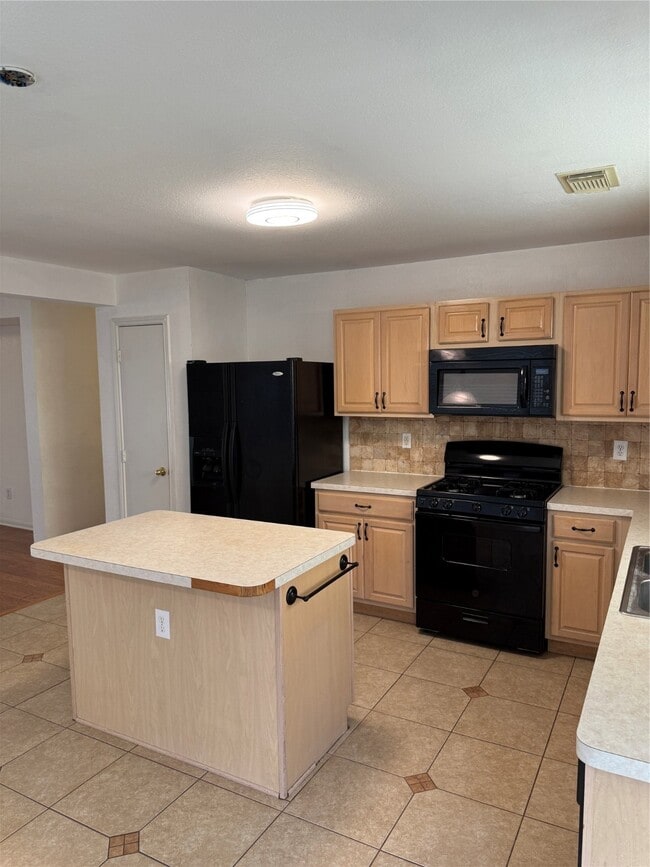 Building Photo - 15930 Randall Ridge Ln