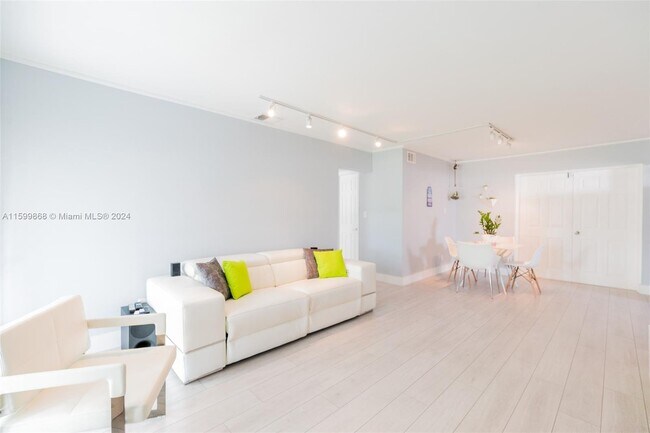 Foto del edificio - 3330 Southwest 59th Terrace, West Park, FL...