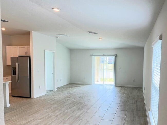 Foto del edificio - 2318 Allium Roseum Ln