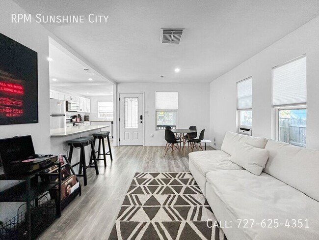 Photo - 908 E Cayuga St House