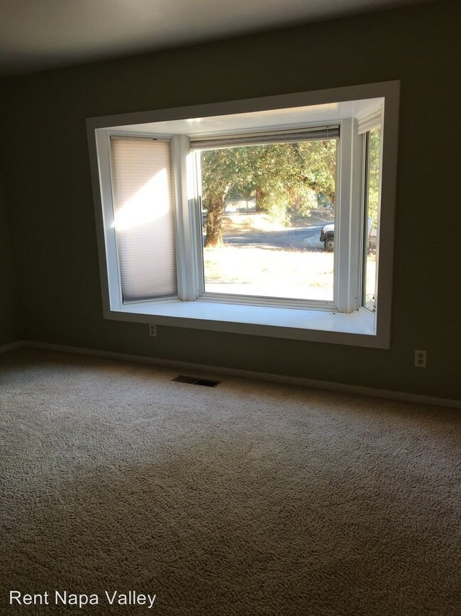Foto del edificio - 3 br, 1 bath House - 574 Liparita Ave