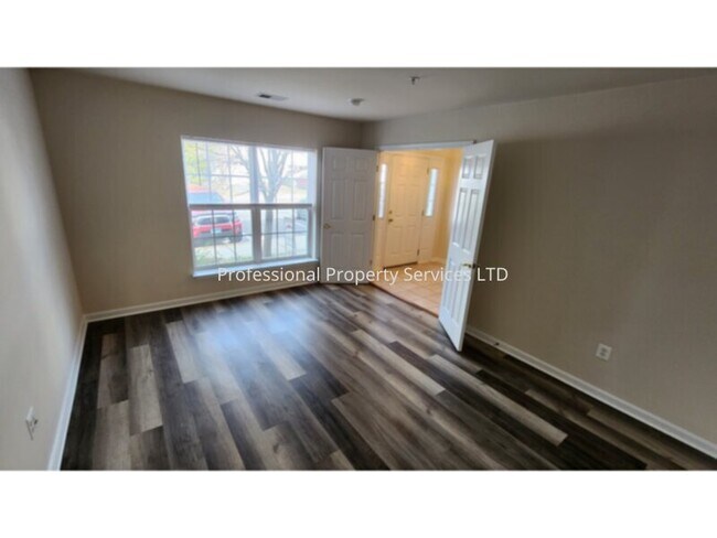 Foto del edificio - Luxury Townhome in the Villages of Urbana