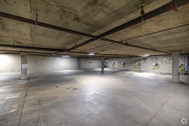 Parking - 11817 Victory Blvd