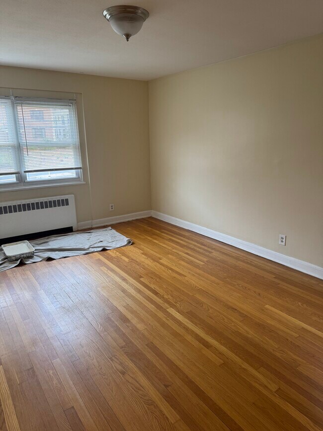 Foto del edificio - 877 Farmington Ave