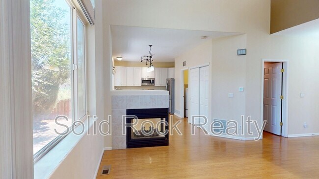 Foto del edificio - 4656 Canyon Wren Ln