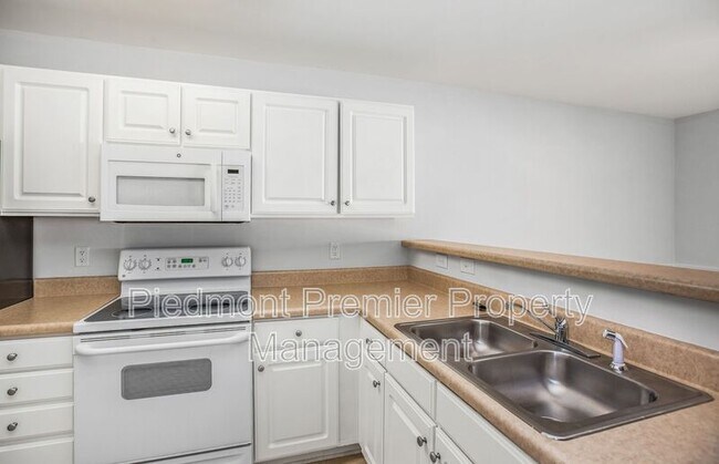 Foto del edificio - 6821 Wingrave Rd