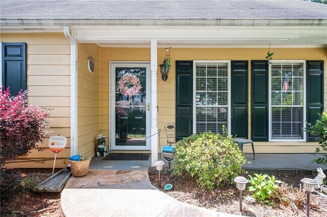 Building Photo - 4015 Paloverde Dr