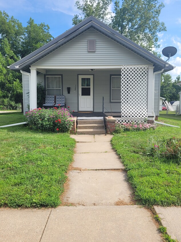 Foto principal - 1023 Bell St