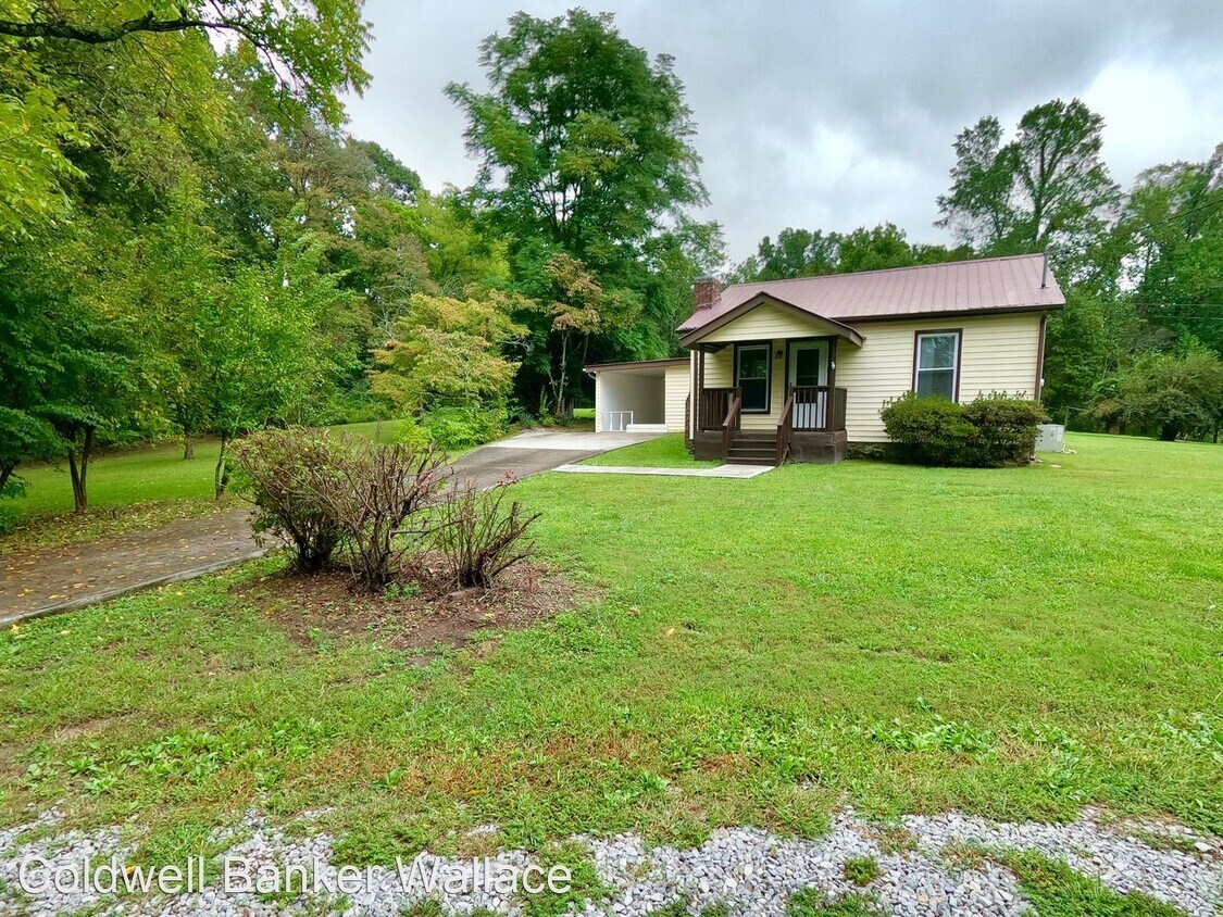 2 Br 1 Bath House 2924 Bakertown Rd House For Rent In Knoxville Tn Apartments Com