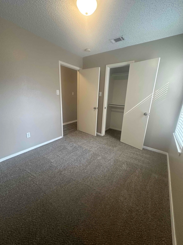 Building Photo - 4913 Jamesway Rd