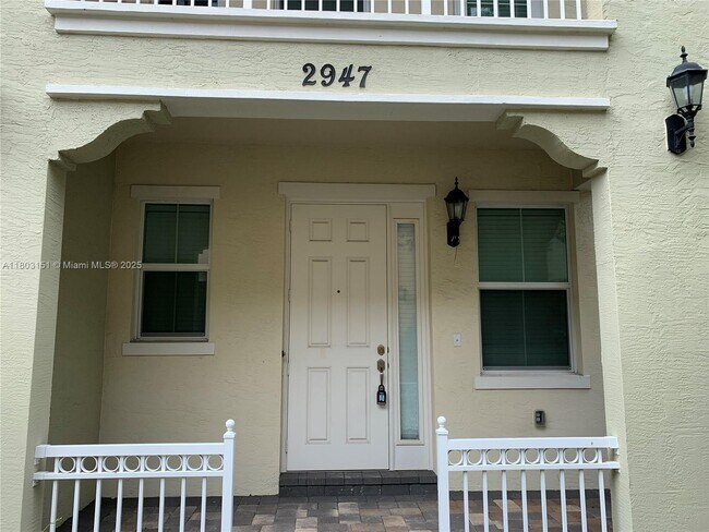 Building Photo - 2947 St Thomas Dr