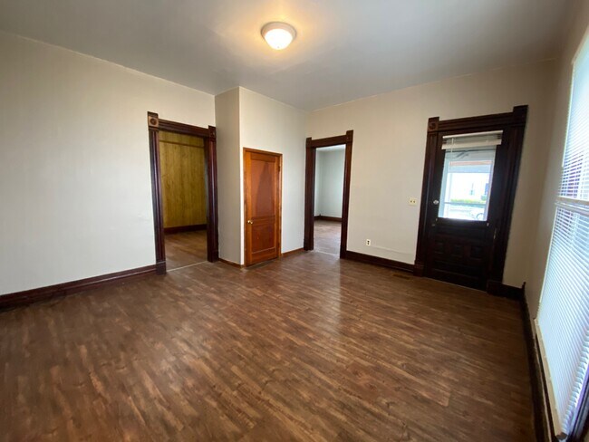 Foto del edificio - 222 N Main St