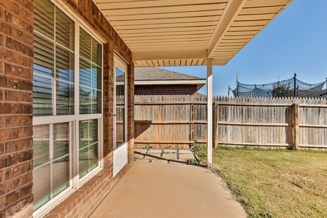 Foto del edificio - Relax on this front porch!