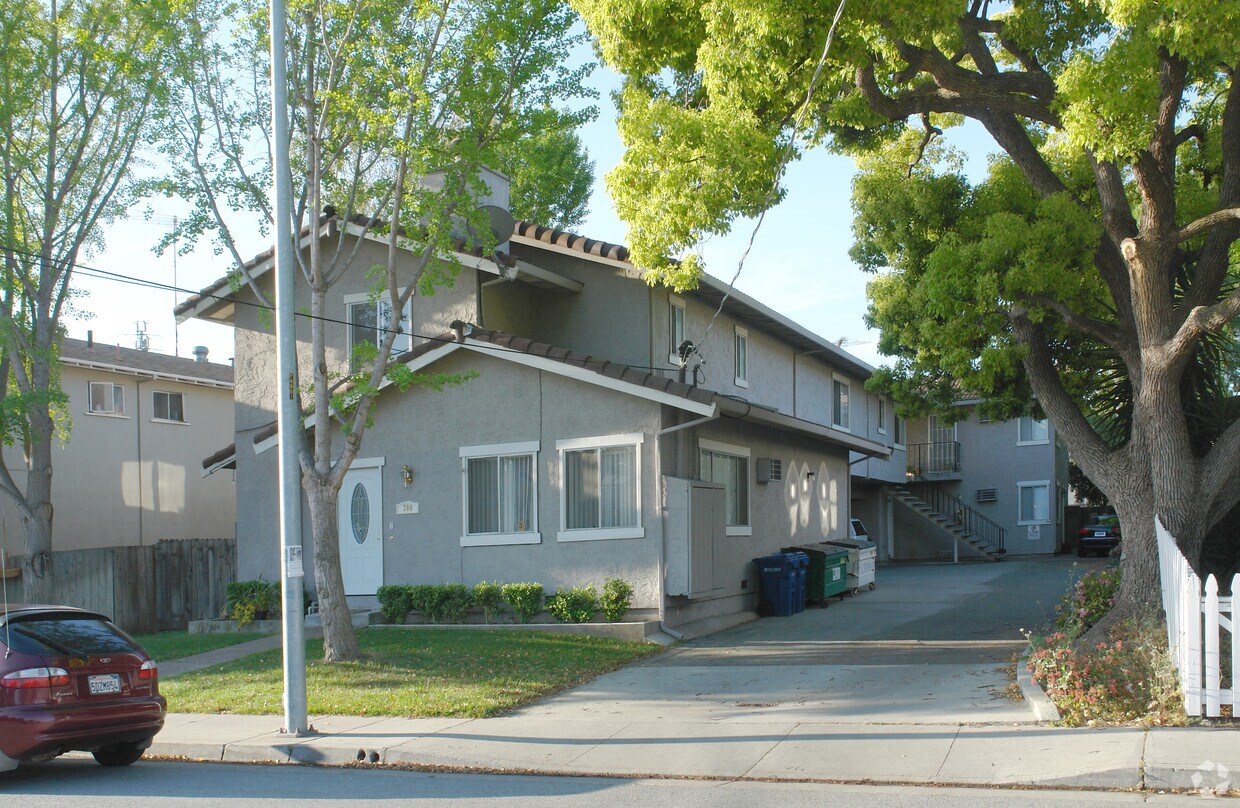 208 Sunnyside Avenue Apartments in Campbell, CA