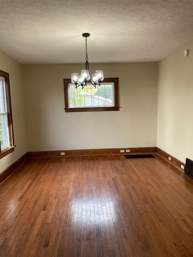 Building Photo - 3 Bedroom- Linwood Ave Nw  Canton 44708- H...