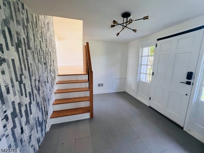 Foto del edificio - 27 Meadowview Rd