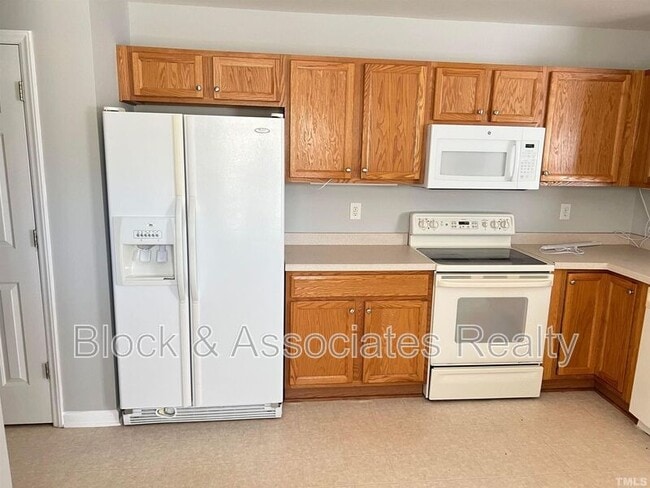 Building Photo - 2651 Vega Ct